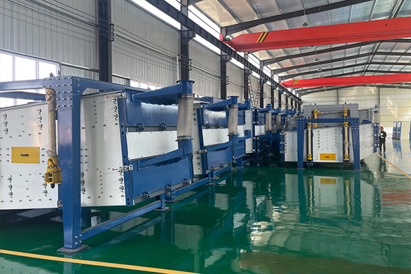 方形摇摆筛生产现场